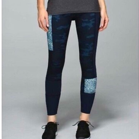 RARE LULULEMON WUNDER UNDER Sashiko Inkwell Navy Blue camouflage leggings Size 6 - Picture 1 of 11